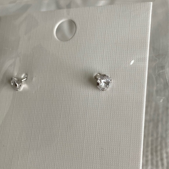 Very small cubic zirconia silver tone earrings. - Picture 3 of 5